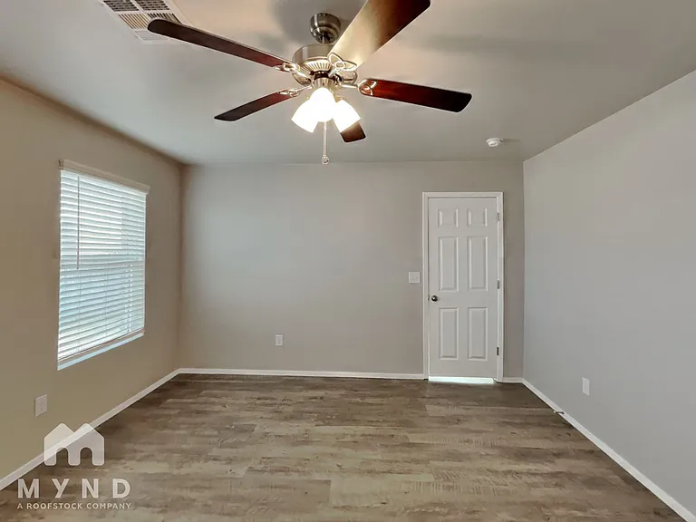 2923 Russell Rd — Photo 9
