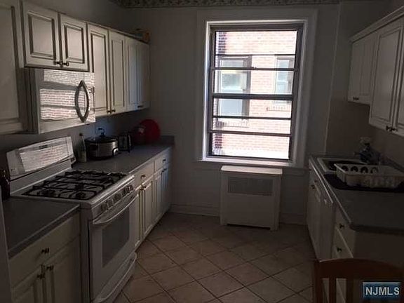 4th image of 755 Anderson Ave #C001k-1k
