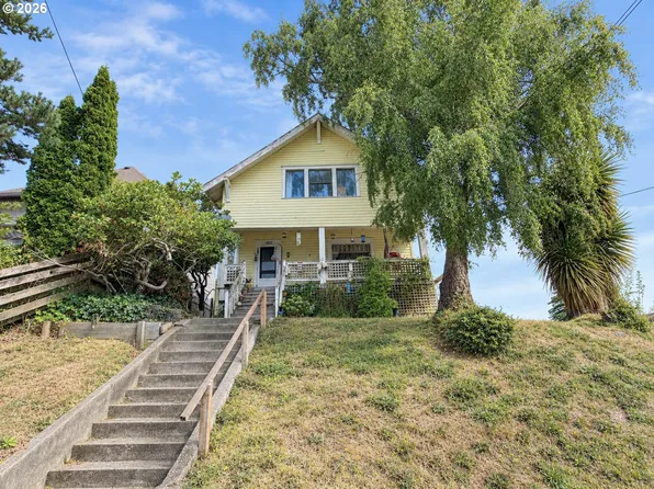 414 Hall Ave, Coos Bay, OR 97420