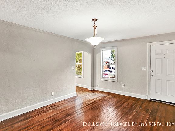 3rd image of 276 W 61st St