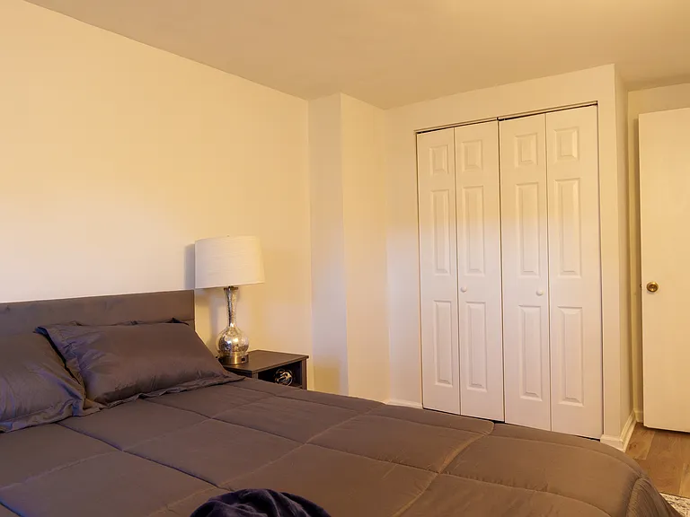 8439 Pioneer Dr — Photo 11