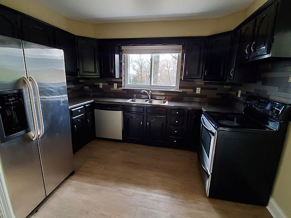 3rd image of 4609 Barbara Dr