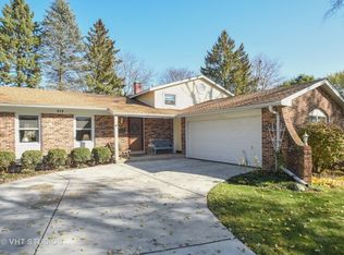628 Harvard Ln, Libertyville, IL 60048