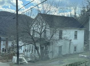 73 Oakford Ave, Richwood, WV 26261