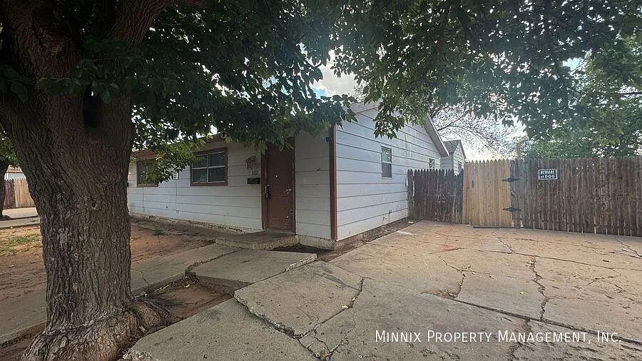3102 Avenue N — Photo 2