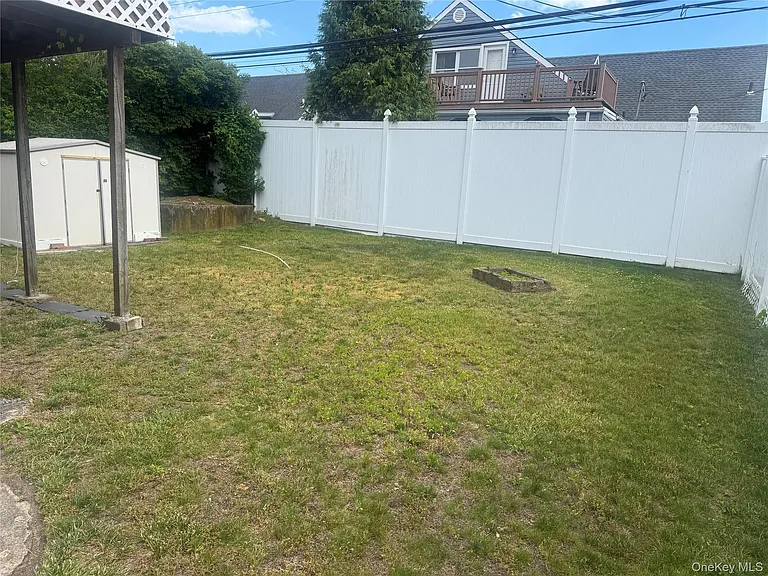440 E Park Ave — Photo 17