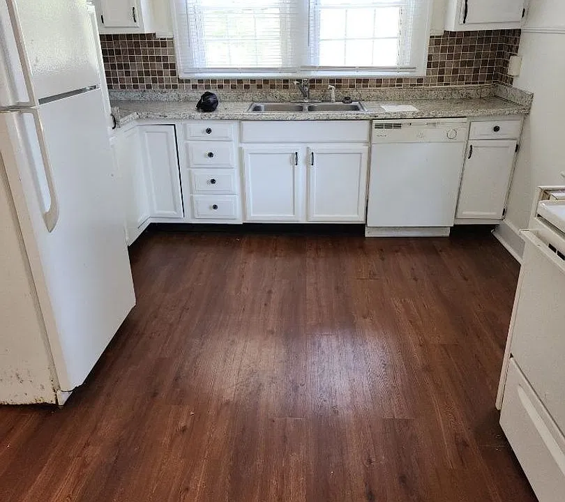 300 Dahlia Dr