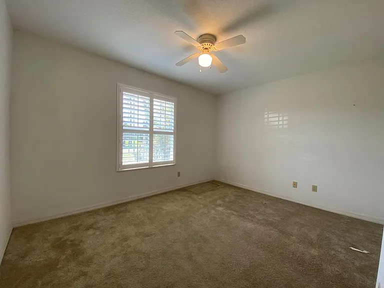 628 Walker St — Photo 10