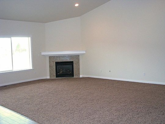 5th image of 3032 Pine Creek Dr