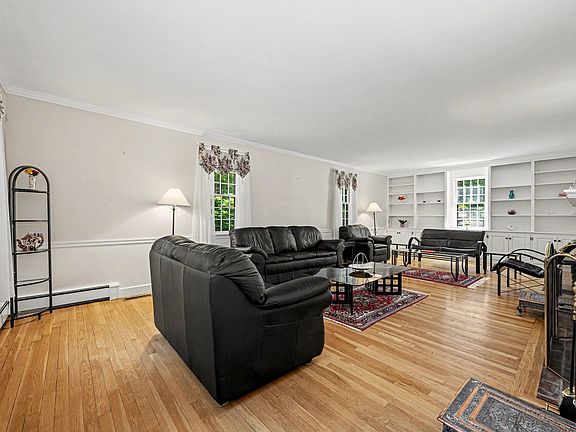 3rd image of 192 Peakham Rd