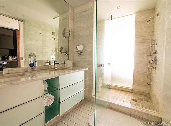 5th image of 2201 Collins Ave #1607