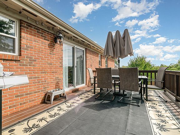 4th image of 5354 Foxdale Ct
