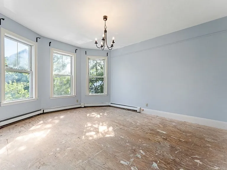 42-44 Woodlawn St #5 — Photo 10
