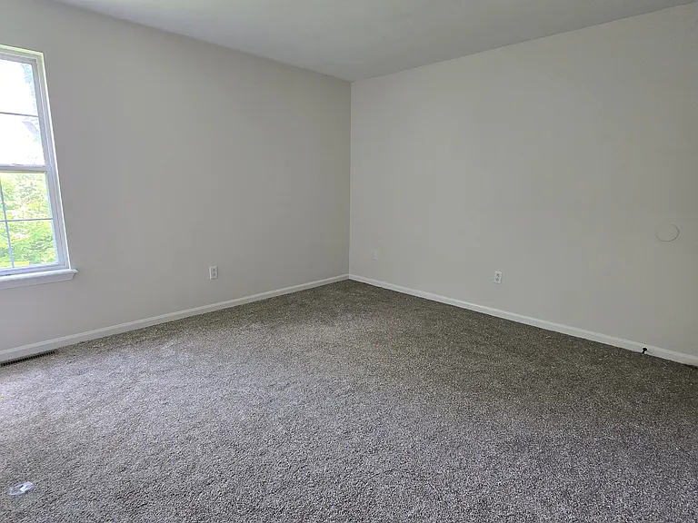 303 Dorothy Dean Dr — Photo 7