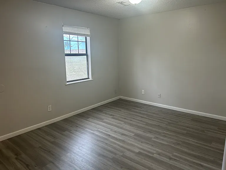 328 Kickapoo St #B — Photo 3