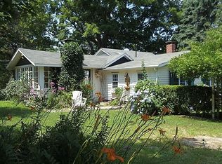 17 S Quaker Hill Rd, Pawling, NY 12564