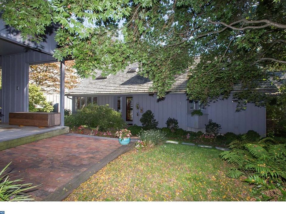 1st image of 28 Southridge Dr