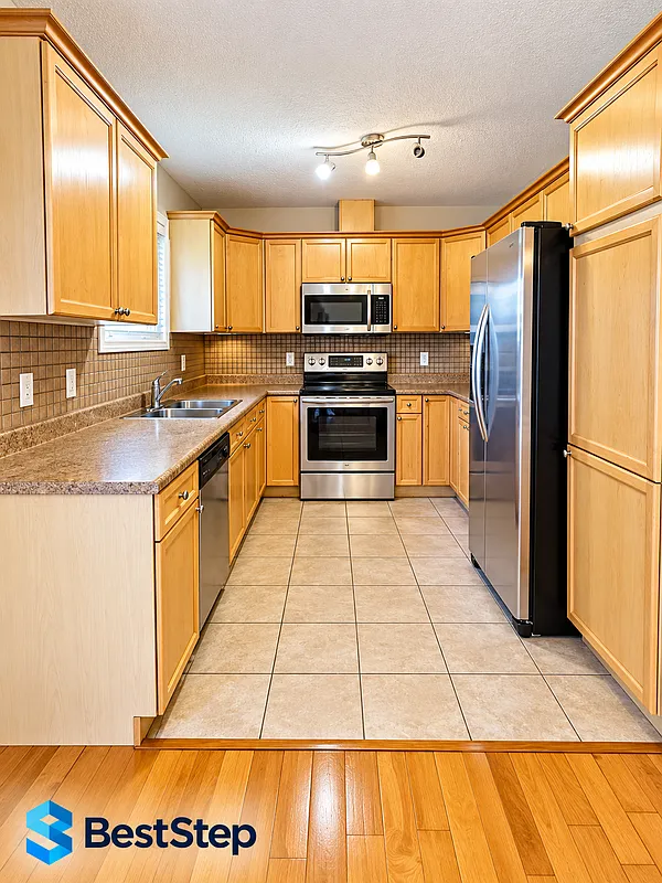 4 bed, 2.5 bath, 1242 sqft, $1,950 — Photo 4