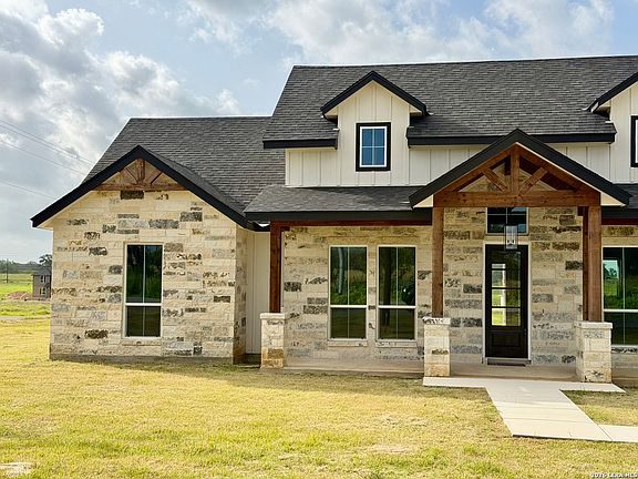 3rd image of 712 County Road 320