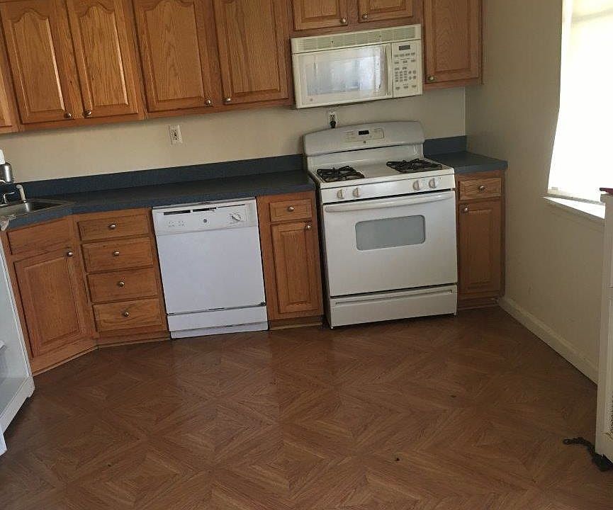 2nd image of 2801 Mayfield Ave