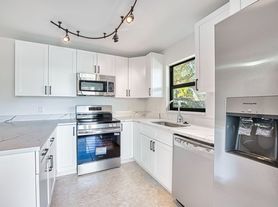 17451 Silver Fox Dr, Fort Myers, FL