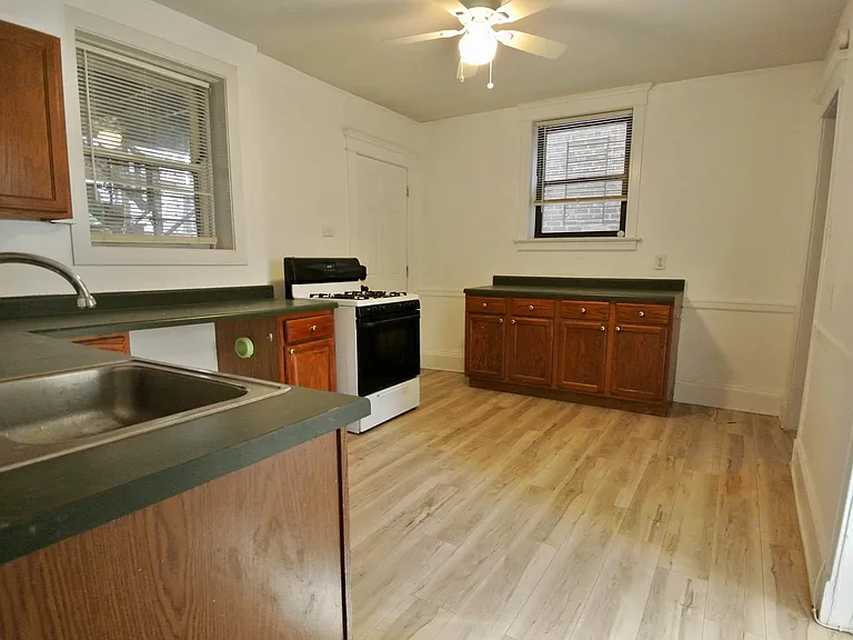 3801 N Lakewood Ave #GDN — Photo 8