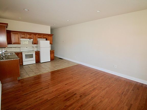 3rd image of 2501 E Clearfield St #1ST