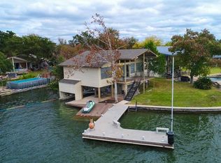 220 E Lakeshore Dr, Sunrise Beach, TX 78643