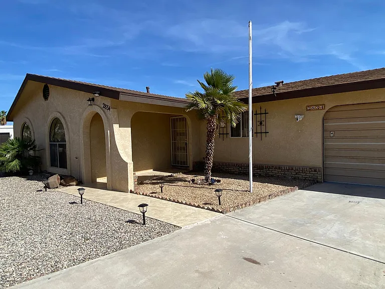 2834 Holiday Dr — Photo 36