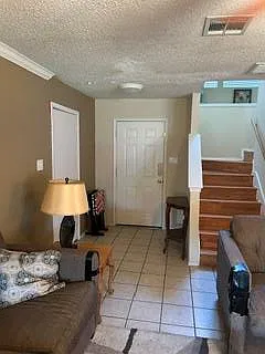 3 bed, 2.5 bath, 1694 sqft, $1,195 — Photo 2