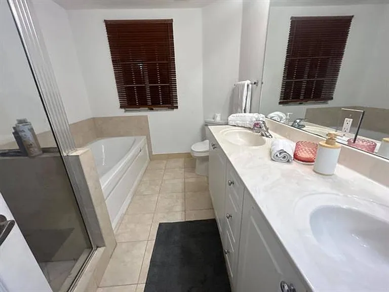 238 SE 2nd Ave #Townhouse 238 — Photo 27
