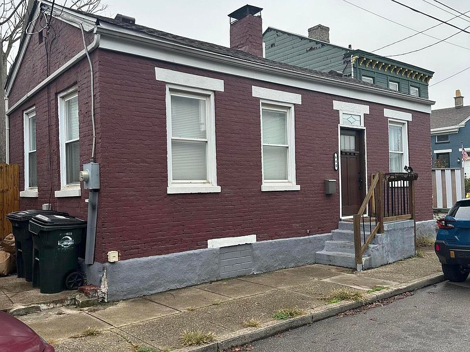 2nd image of 640 Roberts St