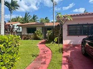1398 Normandy Dr, Miami Beach, FL 33141