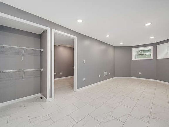 3rd image of 2610 W Evergreen Ave #G