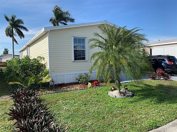 3rd image of 1861 SW 84th Avenue