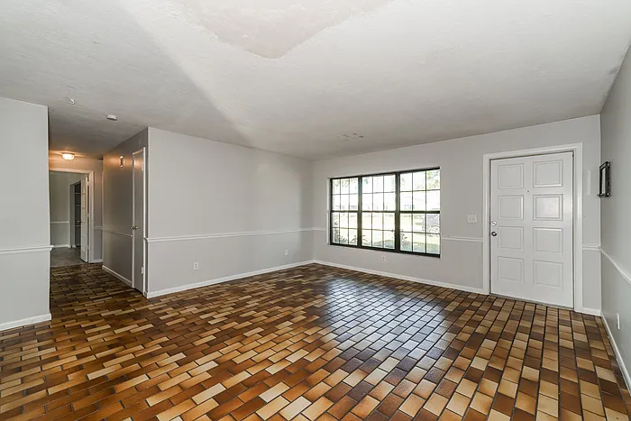 7286 Jonas Rd — Photo 2