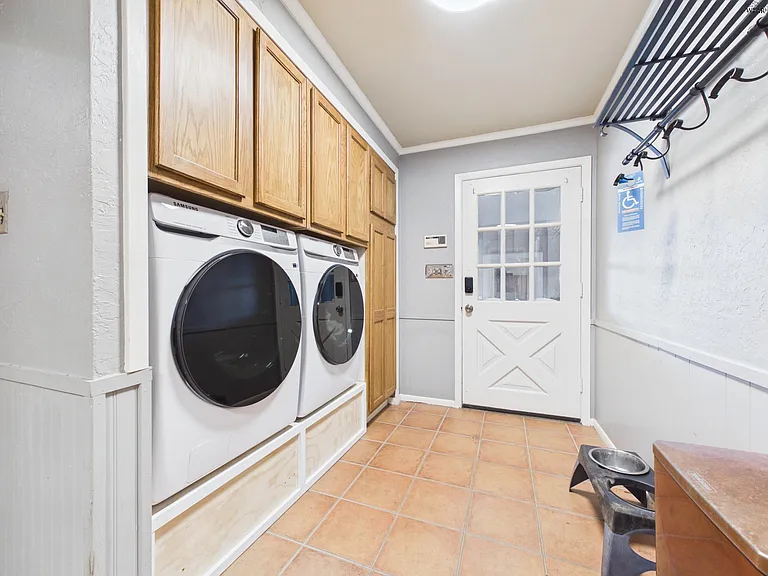 5501 Seymour Hwy — Photo 25