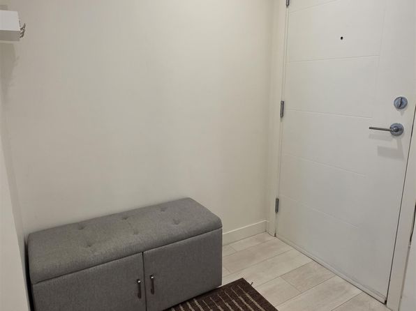 2 bedroom rental in Surrey — photo 24