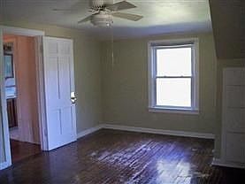 2nd image of 1209 Bluff St