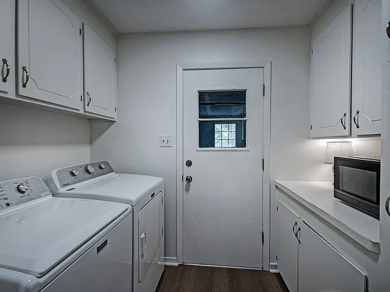 104 Bay Harbour Pl — Photo 10