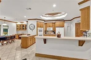 3 bed, 2.5 bath, 2649 sqft, $3,800 — Photo 4