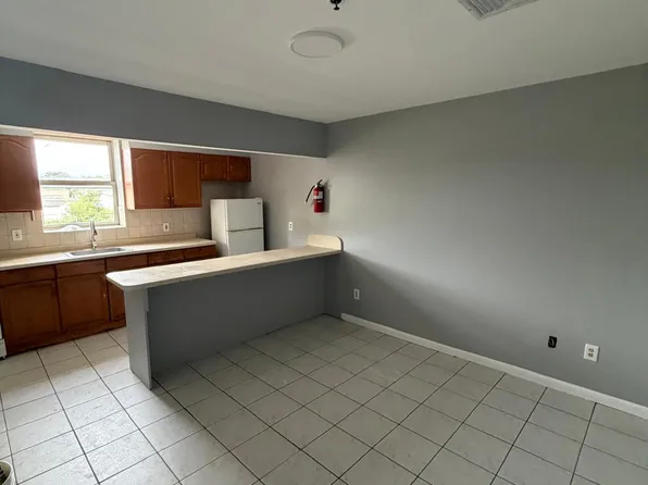 15 Stone St, Newark, NJ