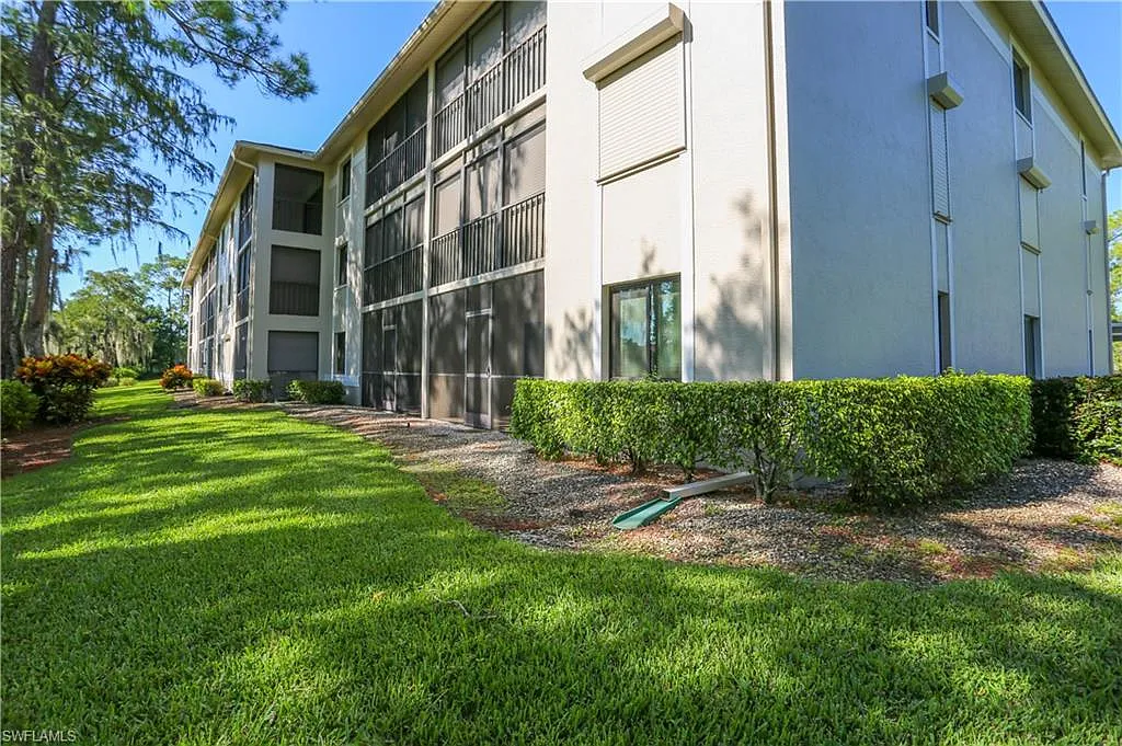 3 bed, 2.0 bath, 1427 sqft, $3,600 — Photo 3