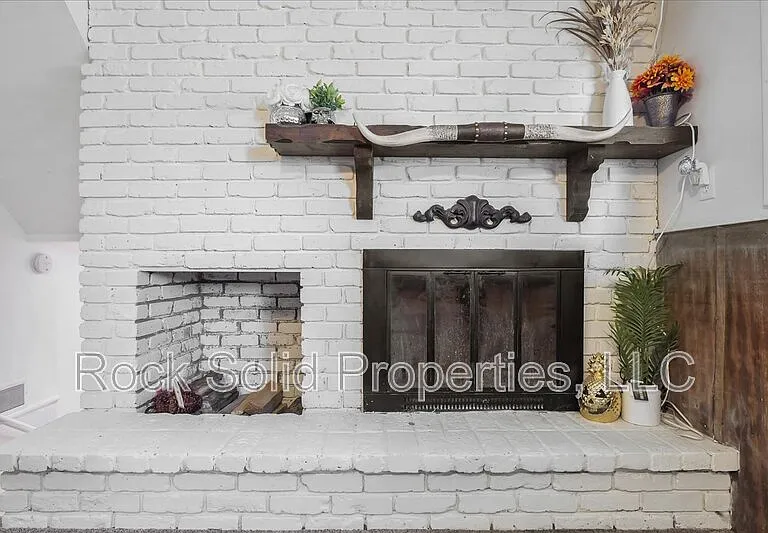 1039 Melton St — Photo 31