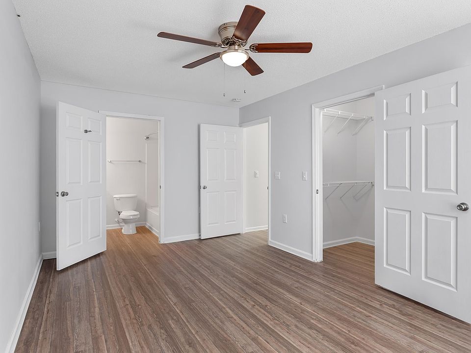Master Bedroom with Ceiling Fan - Ruby Interior