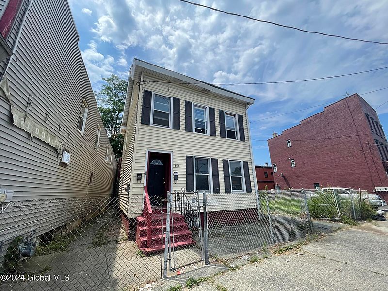 2nd image of 602 Clinton Avenue