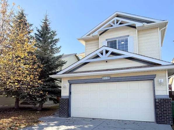 21 E Panamount Hl NW, Calgary, AB T3K 5R8