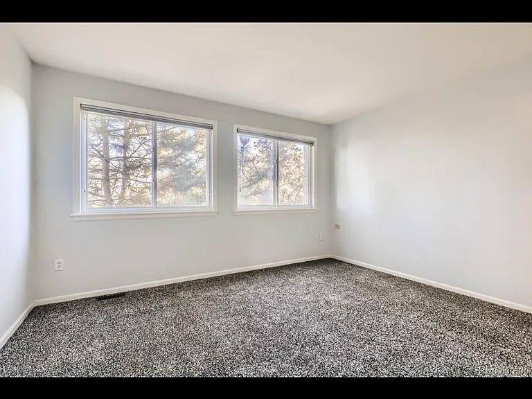 18875 E Saratoga Cir — Photo 8