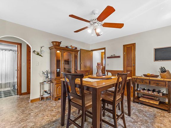 3rd image of 8842 S Chicago ROAD #8844