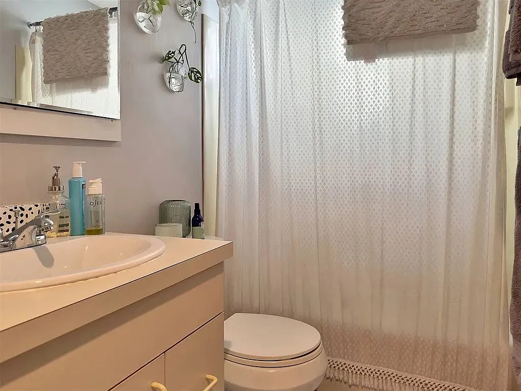 1 bed, 1.0 bath, 755 sqft, $2,200 — Photo 2